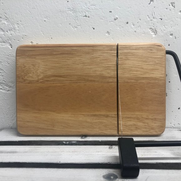 Cheese Slicer - Beechwood - Picture 2 of 3